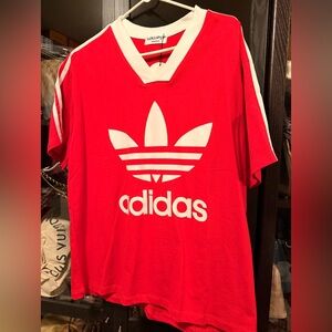 Fashion insprd Red Trefoil Graphic Tee